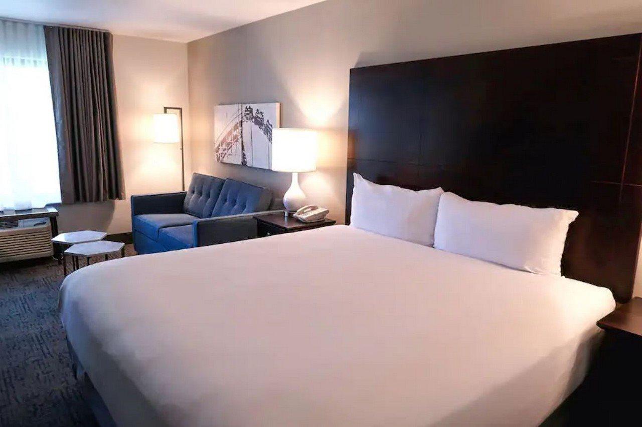 Oxford Suites Portland - Jantzen Beach Esterno foto