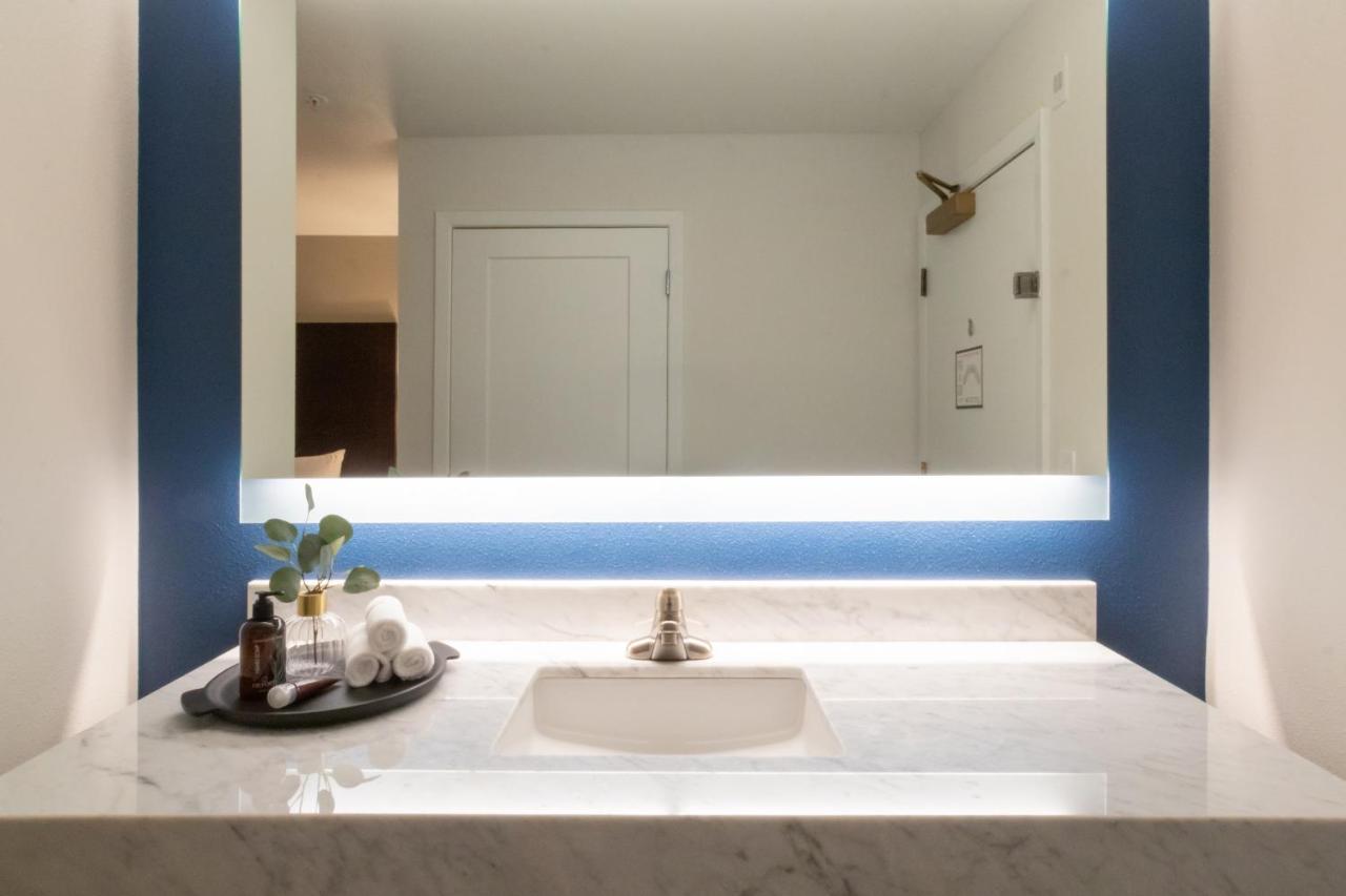 Oxford Suites Portland - Jantzen Beach Esterno foto