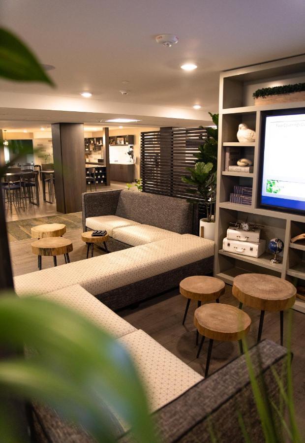 Oxford Suites Portland - Jantzen Beach Esterno foto