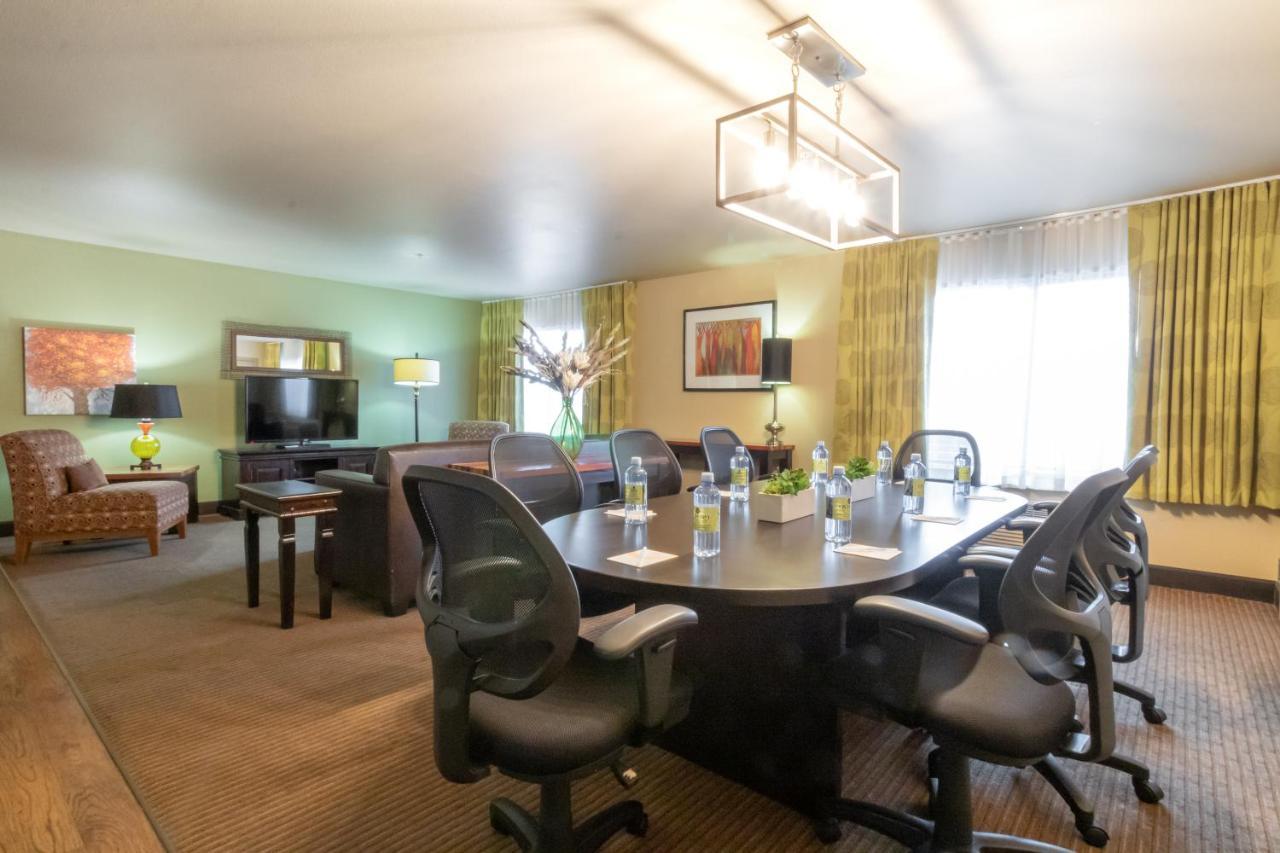 Oxford Suites Portland - Jantzen Beach Esterno foto