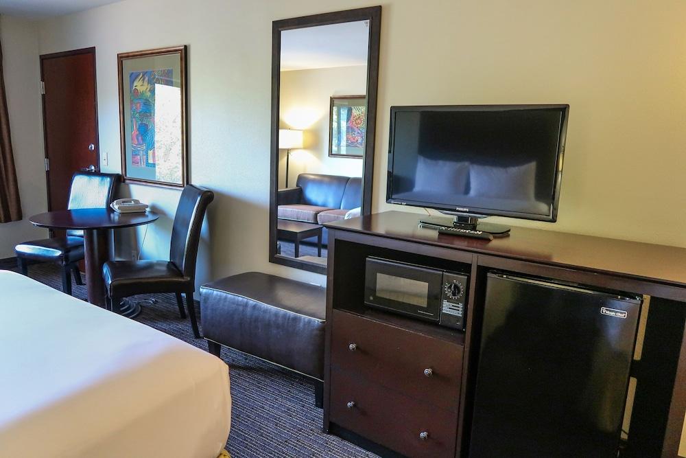 Oxford Suites Portland - Jantzen Beach Esterno foto