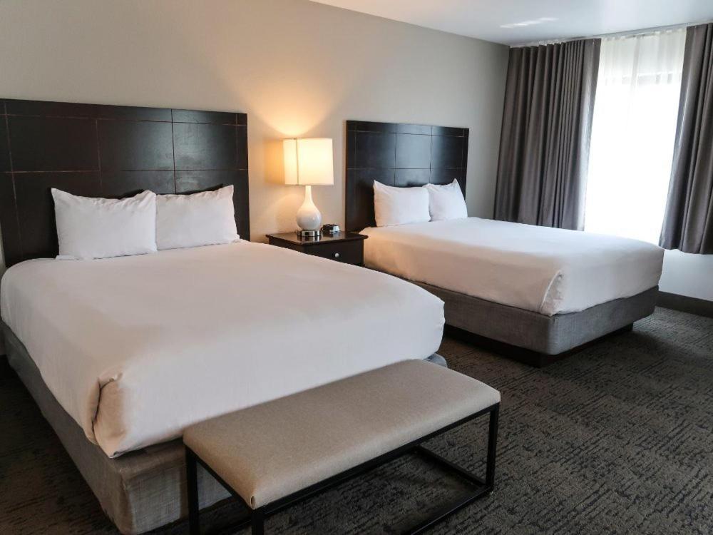 Oxford Suites Portland - Jantzen Beach Esterno foto