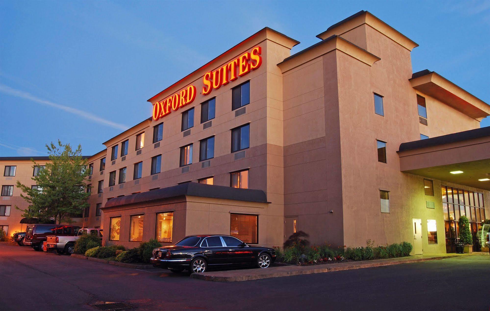 Oxford Suites Portland - Jantzen Beach Esterno foto