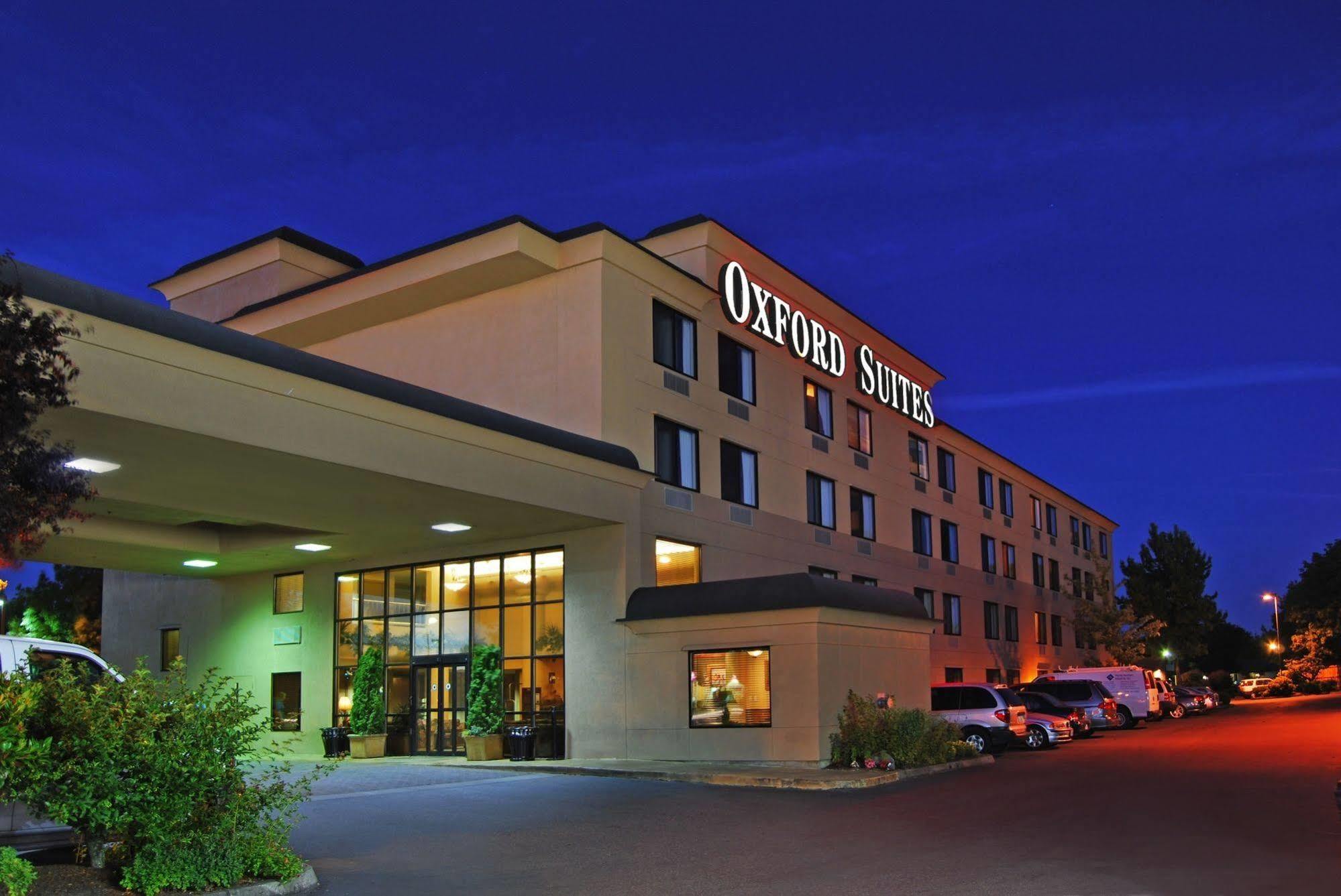 Oxford Suites Portland - Jantzen Beach Esterno foto