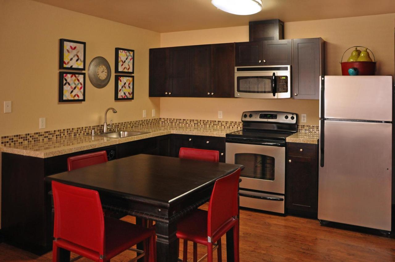 Oxford Suites Portland - Jantzen Beach Esterno foto